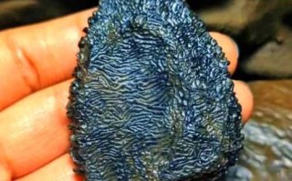 把玩泥石常见误区，很多人把泥石盘得发乌