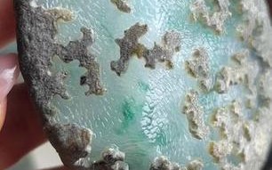 玩原石别只看外表，原石内部品相才是收藏关键
