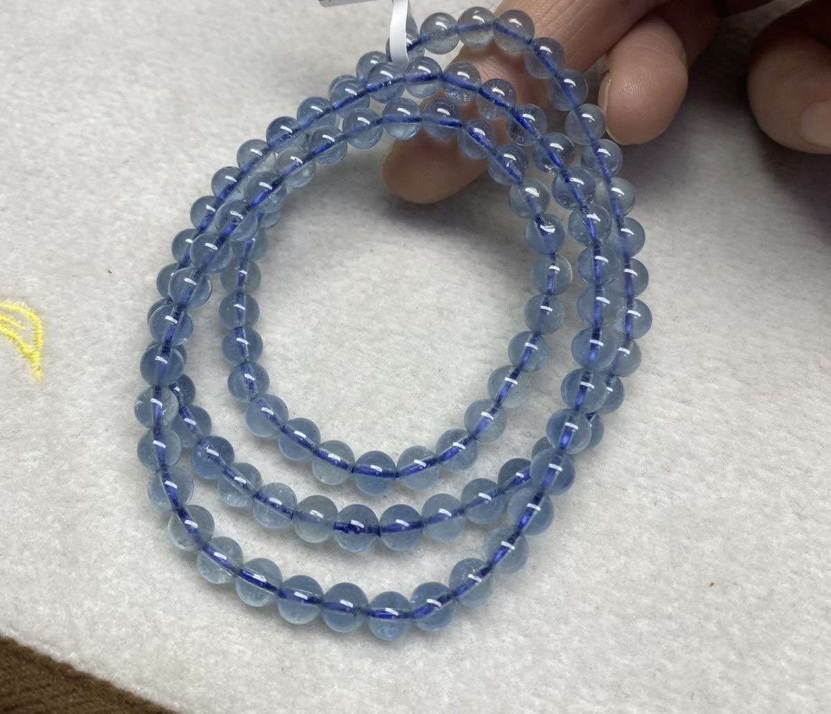 灰月光石（拉长石）：蓝晕流光里的天然宝石