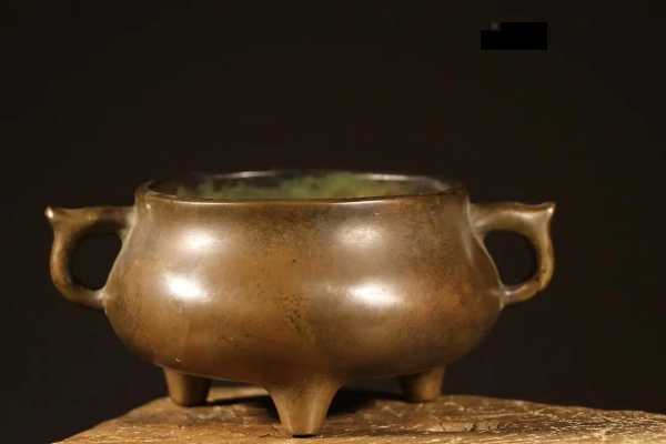 传世铜炉防潮存放 活性炭使用规范