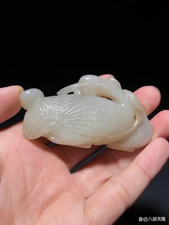 高古玉水银沁真假拆解，黑沁不是通体乌黑就为真