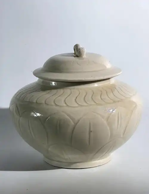 定窑：宋代白瓷至尊，素雅洁净的白釉美学