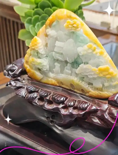 山水藏方寸，玉境纳山河——翡翠山水雕件深度鉴赏