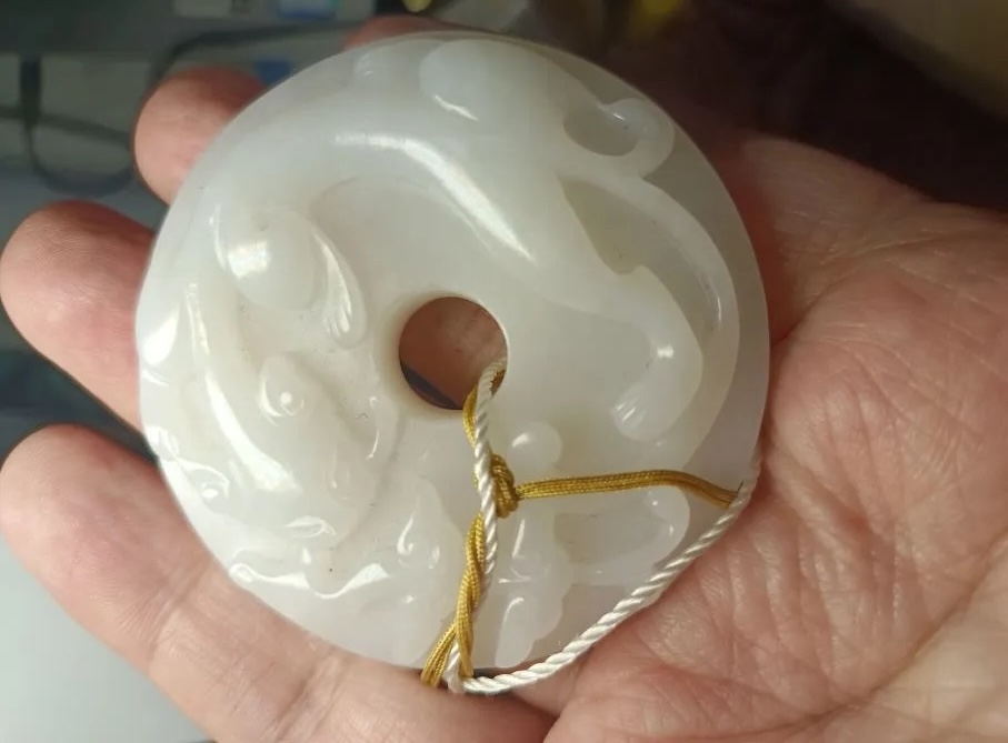 地摊古玉小件打眼实录，分清老工与现代机器仿玉