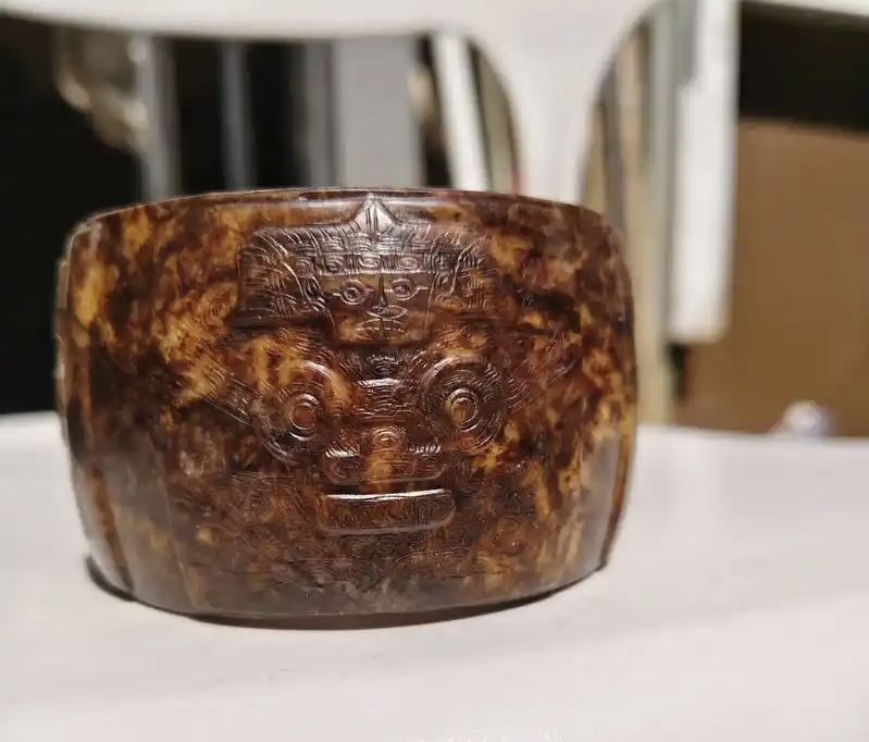 良渚古玉的沁变——时光烙印下的玉质沧桑