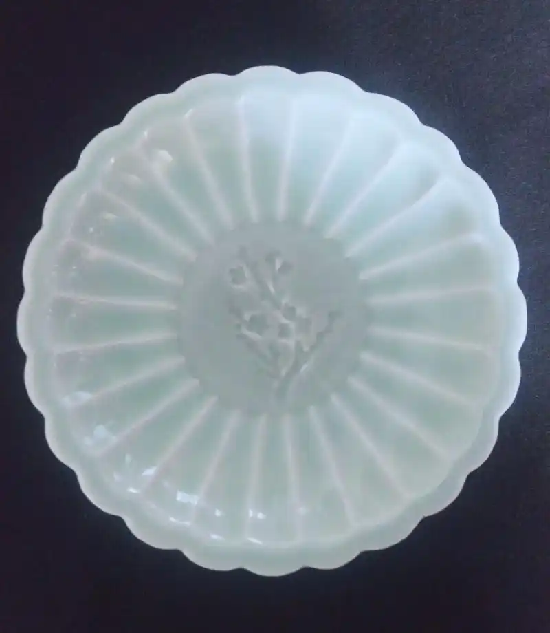 南宋龙泉窑青瓷鉴赏：粉青梅子青，青瓷巅峰