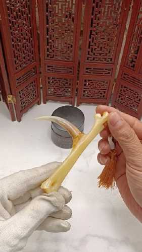 老牙角包浆辨识,传世氧化层与速成做旧差别 老牙角包浆辨识,传世氧化层与速成做旧差别