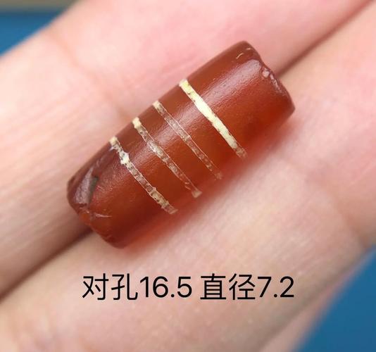 老玉髓传世包浆鉴赏,自然氧化皮壳与人工做旧区别 老玉髓传世包浆鉴赏,自然氧化皮壳与人工做旧区别