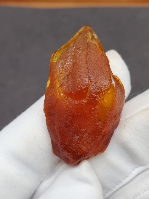 俄料原石特征识别，天然皮色与人工烤色染色甄别方法