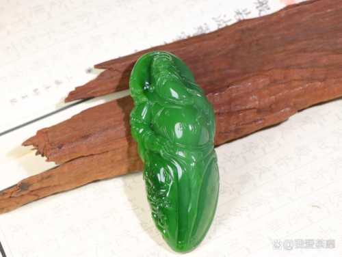独山玉油性质感甄别,天然温润玉质与抛光打蜡仿润差异 独山玉油性质感甄别,天然温润玉质与抛光打蜡仿润差异