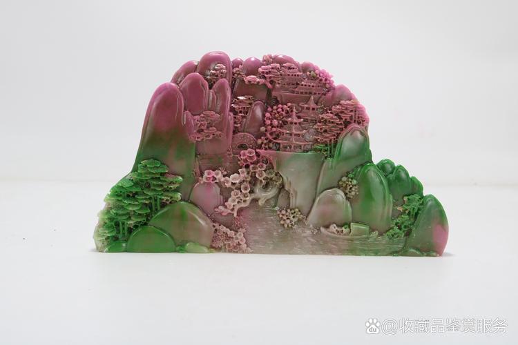 独山玉多色特征辨识,天然交织色带与人工染色的核心破绽 独山玉多色特征辨识,天然交织色带与人工染色的核心破绽