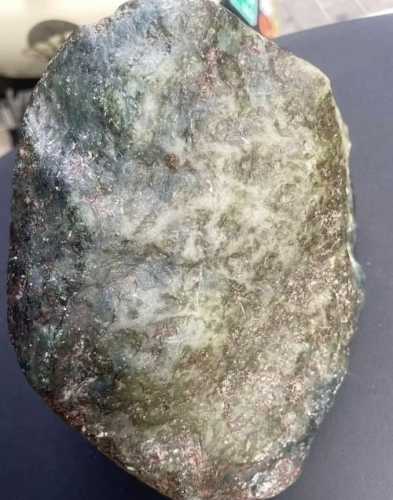 独山玉原石风蚀特征，天然矿皮肌理与人工做旧石皮甄别