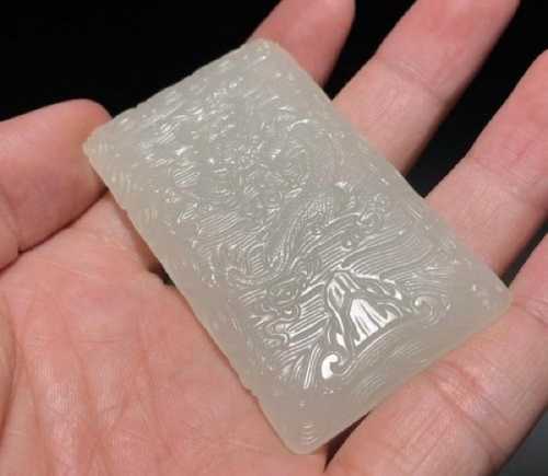 独山玉古雕工艺断代，传统手工刀法与现代机雕纹饰差异