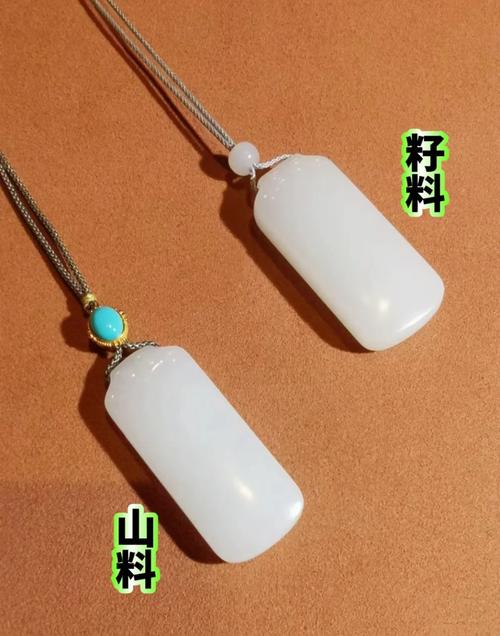 和田玉山料籽料辨析，产状特征与油性糯性的本质差距