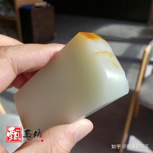 和田玉收藏避坑指南，新手重白度忽略玉质的常见误区