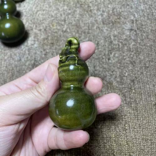 金丝阴沉木赏析，炭化后金丝光泽的形成原因详解