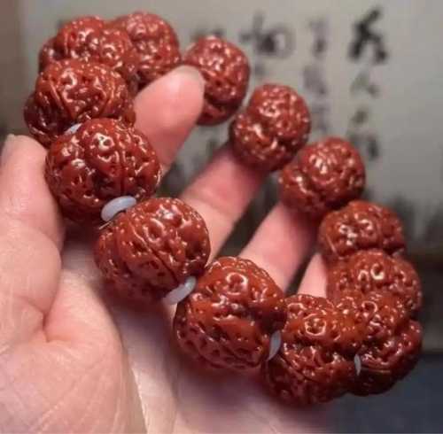 珠串盘玩包浆误区，很多人盘坏心爱的珠串