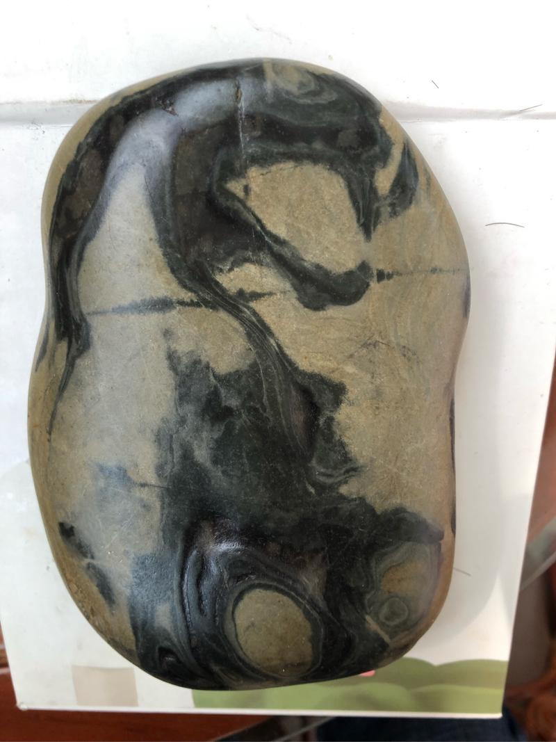 老赏石人谈画面石，画面石贵在天然形成不修饰