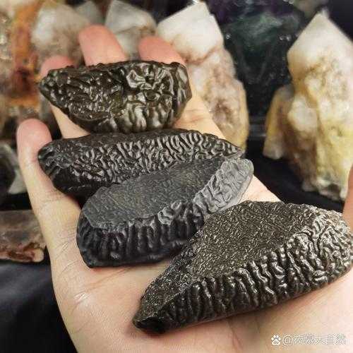 皱纹石养护方法，防止皱纹石缝隙积污风化