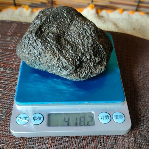 皱纹石存放环境，潮湿环境会损伤皱纹石石皮