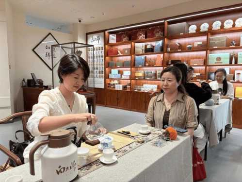老茶人谈茶艺汇锦，茶艺核心在于静心泡茶