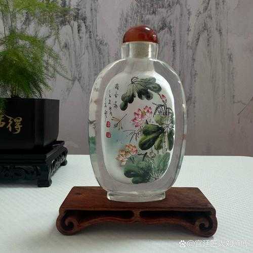 内画鼻烟壶选购，区分手工内画与印刷仿品
