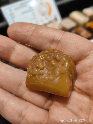 古玩微鉴忠告,最终鉴定建议还是实物上手为准 古玩微鉴忠告,最终鉴定建议还是实物上手为准